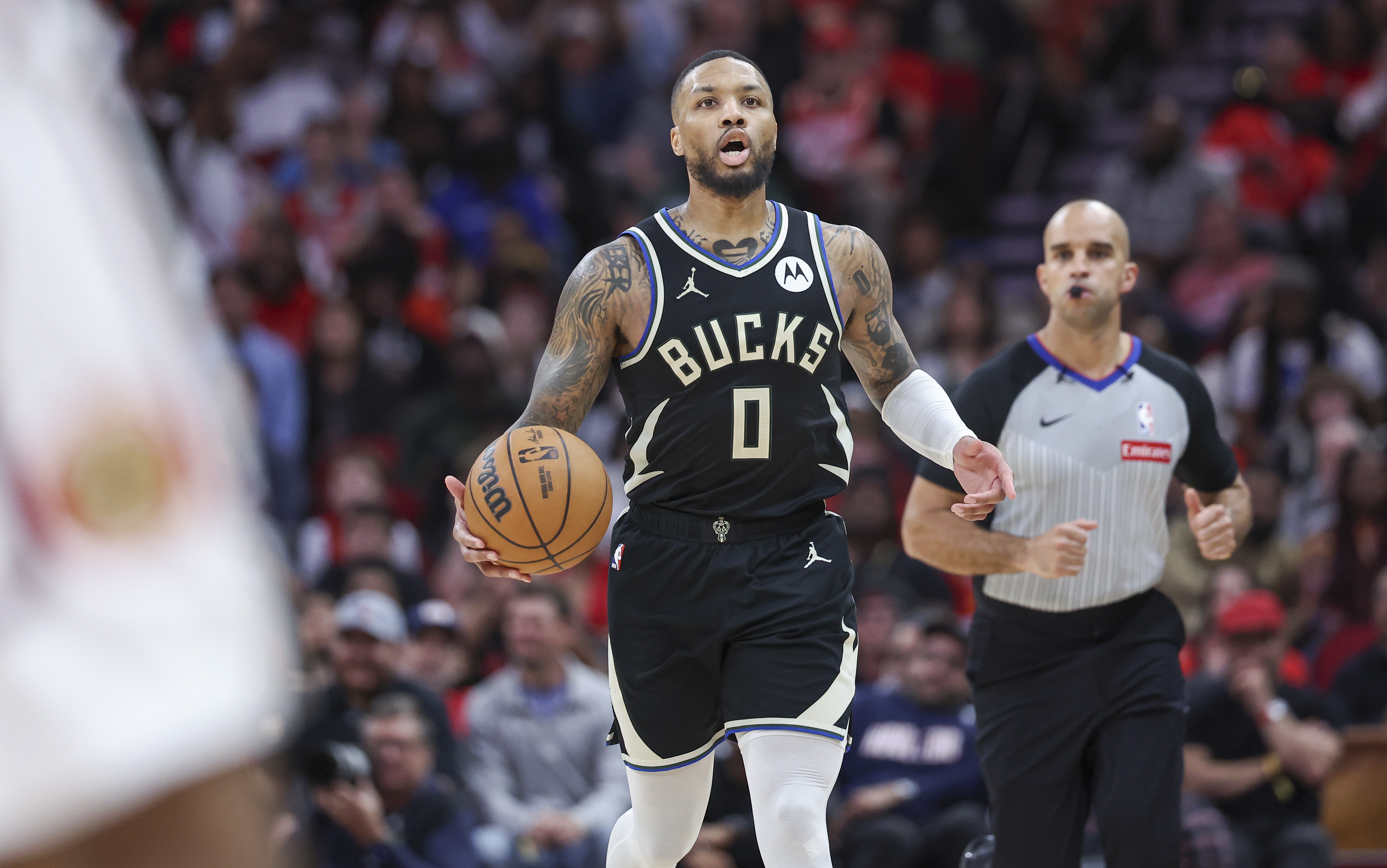 pp电子模拟器-波蒂斯：利拉德绝对名人堂级别 在他的巅峰除了詹库谁也夺不了冠